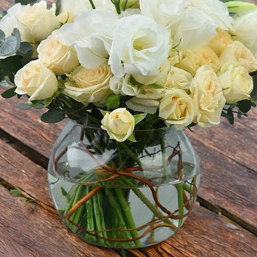 Spray Roses with White Lisianthus in Fish Bowl